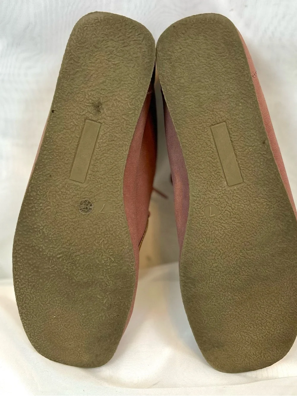 New St Johns Bay Women’s Rose Suede Memory Foam Insole Loafers / size 7